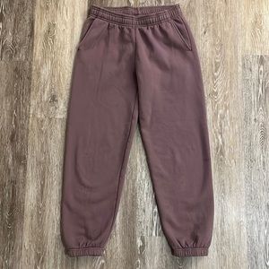 Super Fleece Aritzia Sweatpants in Purple XS